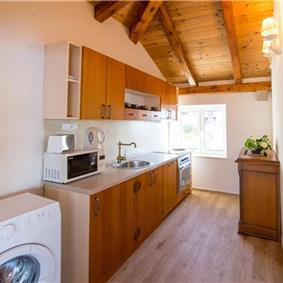 1 Bedroom Apartment with 2 Shared Pools, sleeps 2